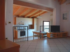 Interior - Apartment  by Interhome (Brenzone)