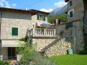Exterior - Apartment  by Interhome (Brenzone)