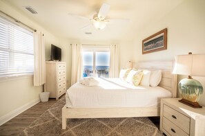 3 bedrooms, iron/ironing board, travel crib, free WiFi