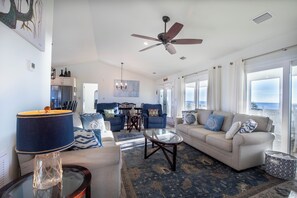 Smart TV - North Cape, gulf front, private pool and boardwalk! Pets considered (Port St Joe)