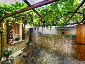 Outdoor dining - Wohnung Taverne by Interhome (Manerba)
