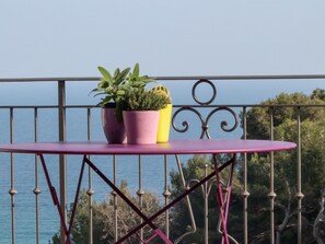 Outdoor dining - 'Casa Bald' mit Terrasse by Interhome (Diano Marina)