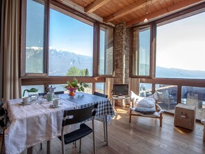 Dining - Kumquat Studio mit Garten- und Seeblick by Interhome (Manerba)