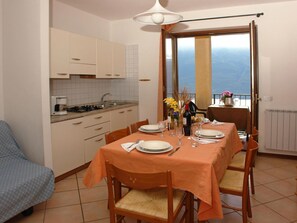 Dining - Dreizimmerwohnung mit Seeblick by Interhome (Manerba)