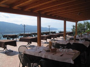 Outdoor dining - Zweizimmerwohnung mit Balkon ohne Seeblick by Interhome (Manerba)