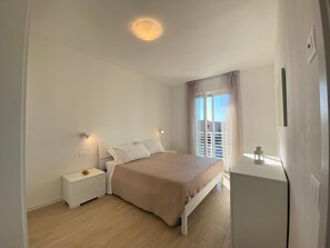Internet - Wohnung 'Vanessa' mit Terrasse by Interhome (Lazise)