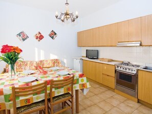 Fridge, cookware/dishes/utensils - für 5 Personen ca. 48qm by Interhome (Bibione)