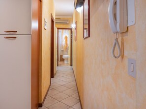 Bathroom - Pia del Faro' Wohnung mit Balkon by Interhome (Bibione)