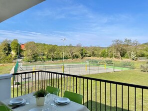 Outdoor dining - Wohnung in Costermano mit privatem Parkplatz by Interhome (Albisano)