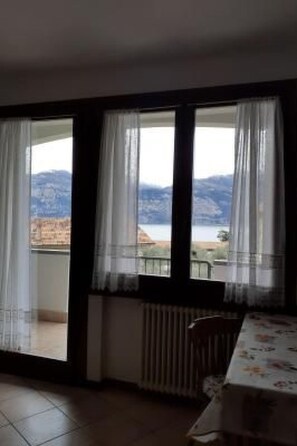 Interni