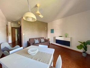 Interior - Gemütliche Zweizimmerwohnung mit Balkon by Interhome (Sirmione)