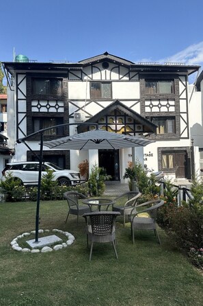 Front of property - The Heritage Chinar by Ackee Tree (Srinagar)