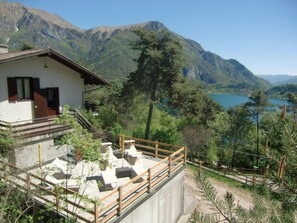 Property grounds - Erdgeschosswohnung mit Seeblick by Interhome (Bezzecca)