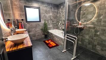 Towels, soap, toilet paper