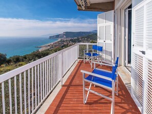 Property grounds - Wohnung mit Parkplatz und Panoramablick by Interhome (Finale Ligure)