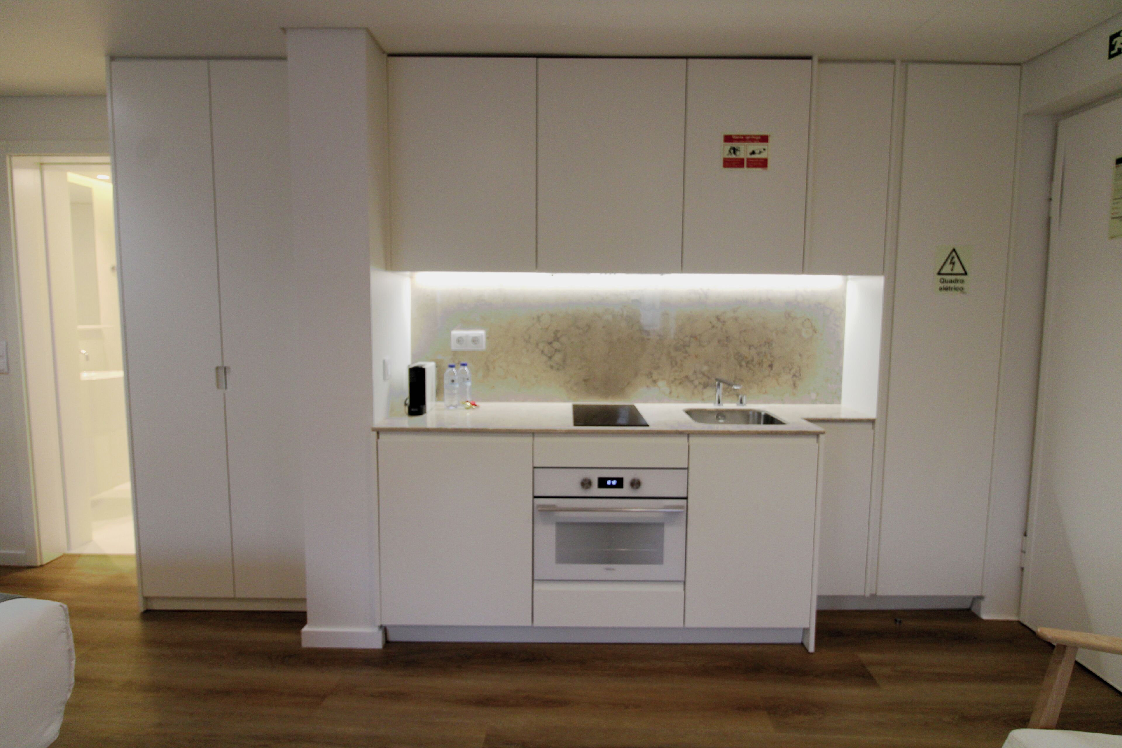 Standard Studio | Private kitchen | Mini-fridge, microwave, oven, stovetop