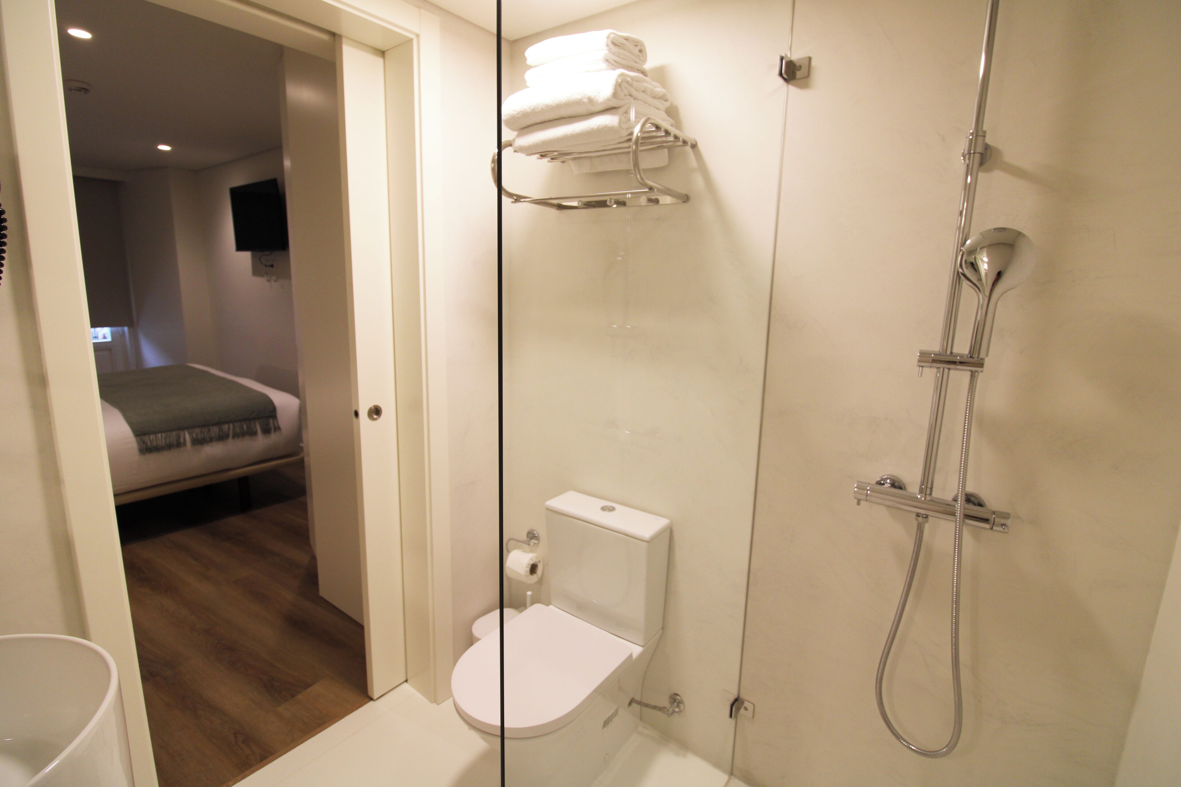 Apartment, 1 Bedroom, City View | Bathroom | Shower, free toiletries, hair dryer, towels