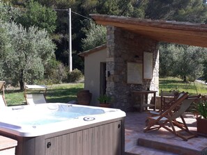 Bain à remous extérieur