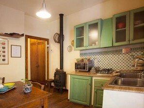 Fridge, oven, cookware/dishes/utensils - Molino-Studio by Interhome (Castellina Marittima)
