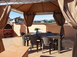 Outdoor dining - Wohnung 'La Terrazza' mit Terrasse by Interhome (Lucca)