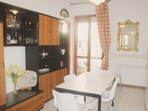 Dining - Sehr zentral mit Parkmöglichkeit by Interhome (Levanto)