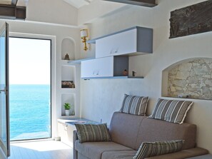 TV - Charmantes Appartement in Moneglia mit Großer Terrasse by Interhome (Moneglia)