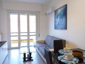 TV - für 4 Personen ca. 60 m² in Rapallo, Norditalien (Ligurien) by Interhome (Rapallo)