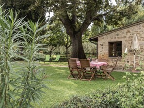 Outdoor dining - Wohnung Florenz by Interhome (Casole d'Elsa)