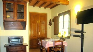 Dining - Anwesen mit Gemeinschaftspool by Interhome (Castelfalfi)