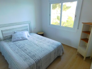 2 bedrooms - A-239 Ferienwohnung, Meerblick, Roses by Interhome (Roses)