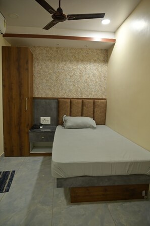 Standard Room | Free WiFi - Hotel Satyabhama Lodging (Brahmapur)