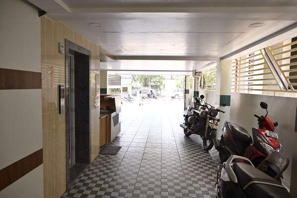 Exterior - Hotel Satyabhama Lodging (Brahmapur)