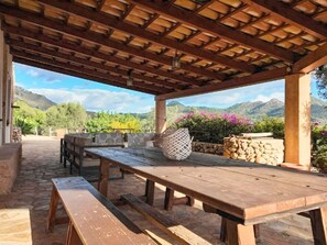 Outdoor dining - Beeindruckende Finca mit Pool und Klimatisierung by Interhome (Sant Llorenç des Cardassar)
