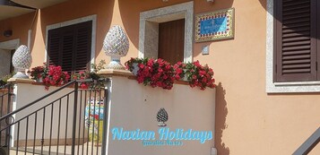 Entrada al alojamiento