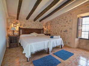4 bedrooms, Internet - Wunderschönes Ferienhaus in Vilafranca De Bonany by Interhome (Vilafranca)
