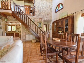 Interior - Villa mit Garten, Grill und Terrasse by Interhome (Inca)