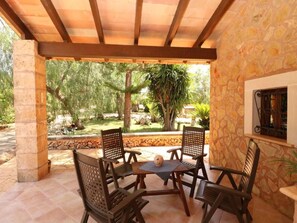 Outdoor dining - Fi. Camaron-Crestall by Interhome (Campos)