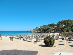 Beach - Landhaus mit Garten, Sonnenterrasse sowie überdachter Terrasse und Pool in Stra by Interhome (Cala Ratjada)