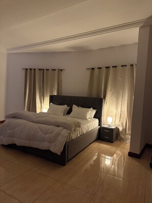 Bügeleisen/Bügelbrett, WLAN, Bettwäsche