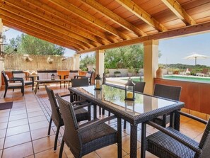 Outdoor dining - Finca Son Macia ruhige Lage Schwimmbad und Klimaanlage by Interhome (Manacor)