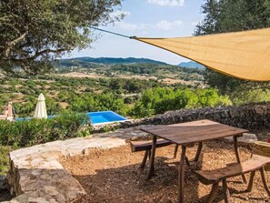 Outdoor dining - Schöne Finca mit Aussicht, Pool und Jacuzzi by Interhome (Son Gall Vell)