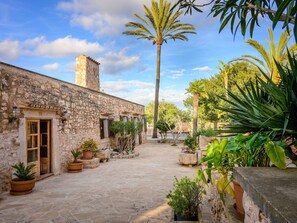 Terrace/patio - Villa Moli de Ca n'Orell by Interhome (Santanyí)