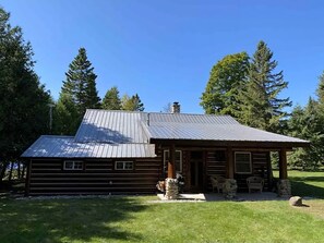 Exterior - Make Memories This Summer-Easy Access To All Things Northern Michigan (Levering)