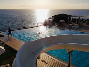 Pool - Wohnung mit Aussicht auf Meer und Klippen by Interhome (Los Gigantes)