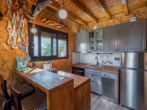 Fridge, microwave, oven, dishwasher - Chalet "Casita de Madera by Interhome (Llanos de Don Juan)