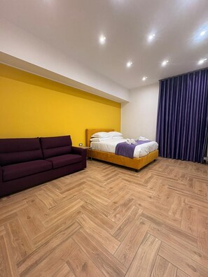 In-room safe, desk, free WiFi - Alla Scoperta di Napoli (Naples)