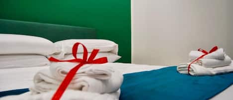 Basic Quadruple Room | In-room safe, desk, free WiFi