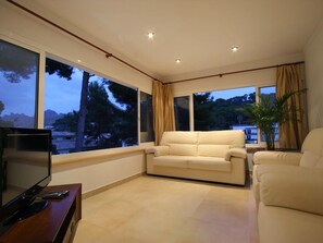 TV, DVD player - Villa Medina, Cala Sant Vicenç by Interhome (Cala San Vicente)