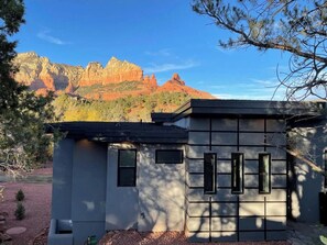 Exterior - 180 DEGREE VIEWS OF THE RED ROCKS W/3 MASTER EnSuite BEDROOMS, VIEWS GALORE!!! (Sedona)
