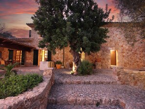 Terrace/patio - Tradition und Geschmack Mallorcas vereint by Interhome (Pollença)